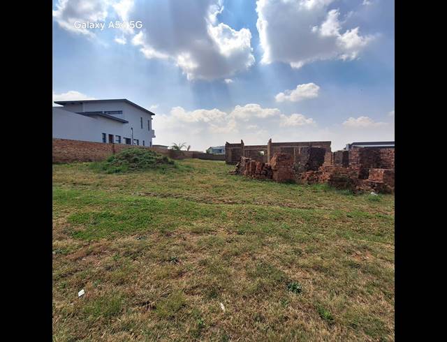 5 BEDROOM HOUSE FOR SALE IN BERG EN DAL